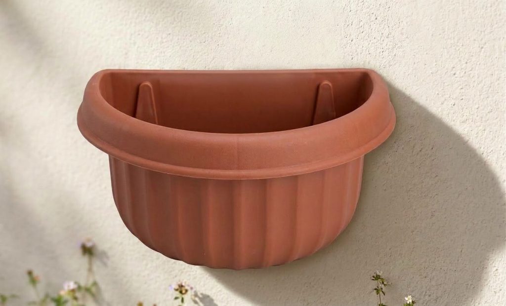 Plastic Pot Half Circle